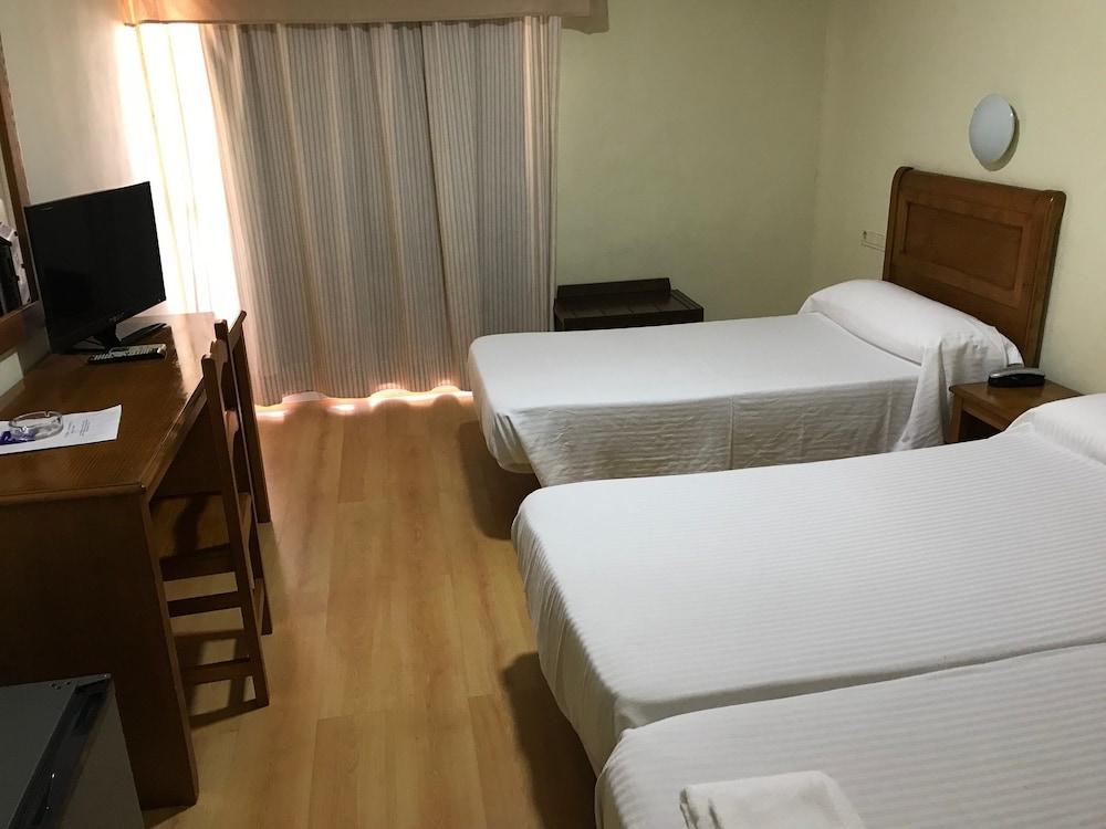 מלייה Hotel Anfora מראה חיצוני תמונה