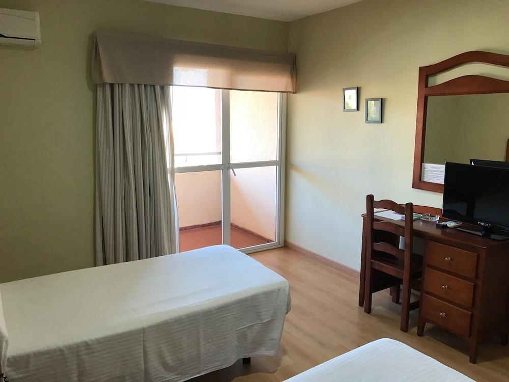 מלייה Hotel Anfora מראה חיצוני תמונה