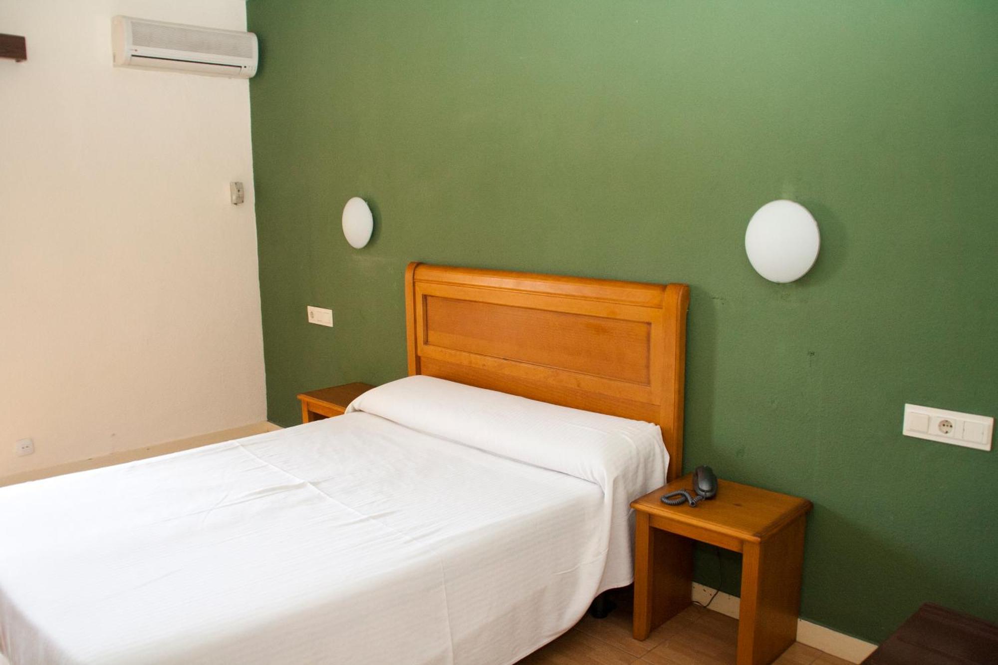 מלייה Hotel Anfora מראה חיצוני תמונה