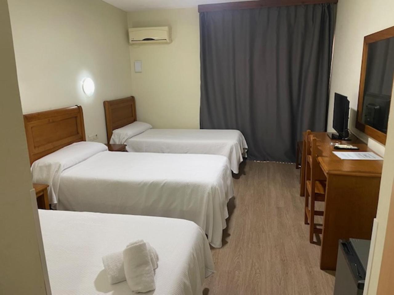 מלייה Hotel Anfora מראה חיצוני תמונה