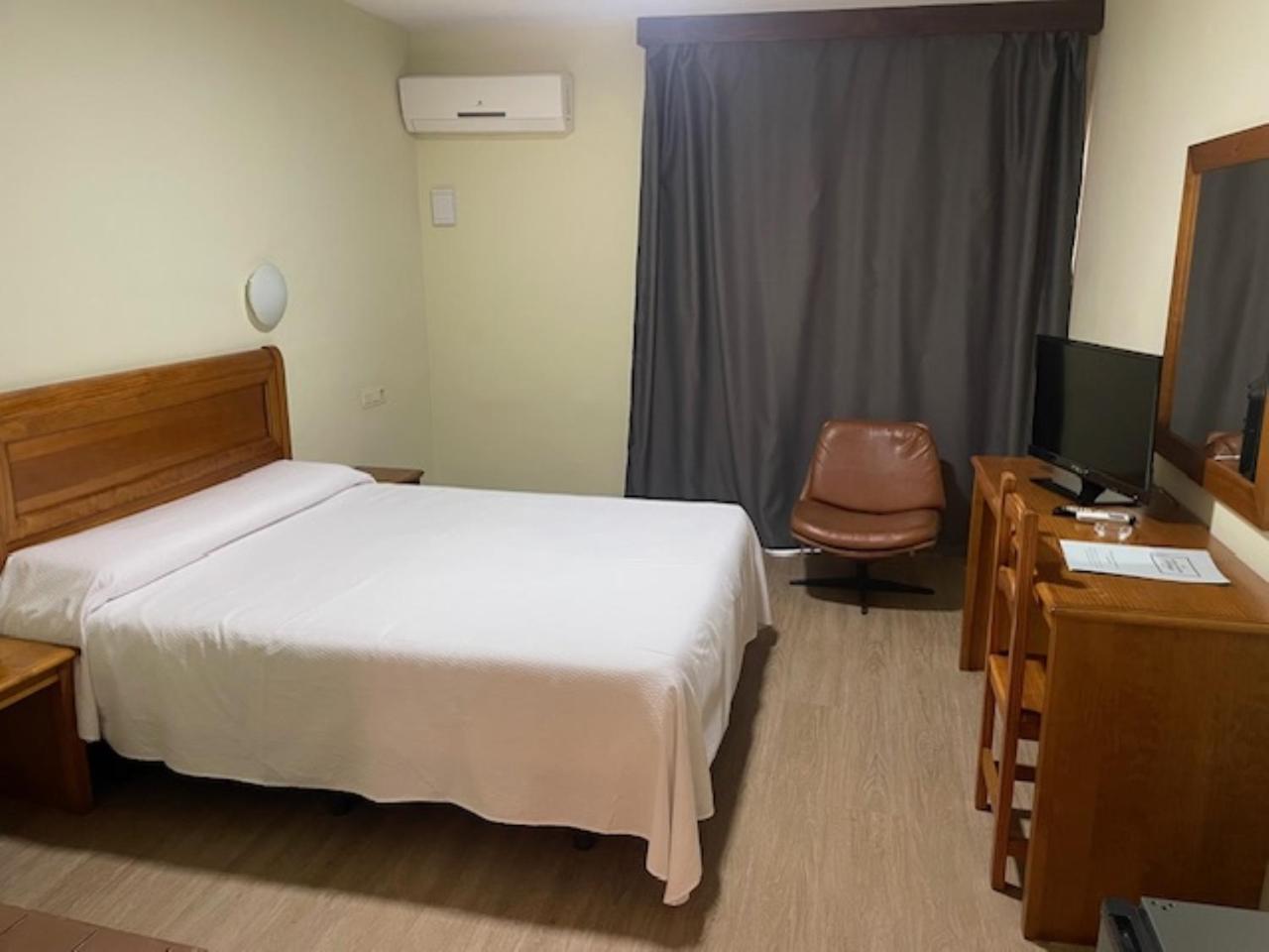 מלייה Hotel Anfora מראה חיצוני תמונה